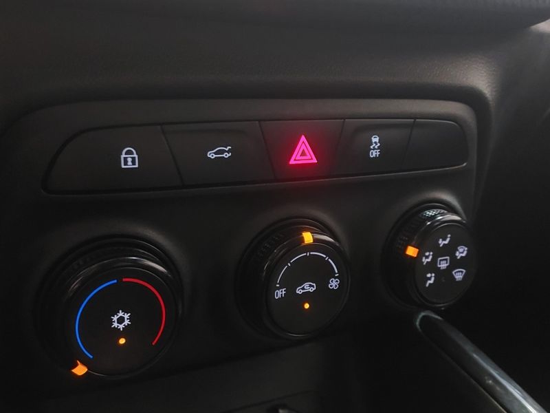 Chevrolet ONIX 1.0 FLEX MANUAL 2022/2023 BETIOLO NOVOS E SEMINOVOS LAJEADO / Carros no Vale