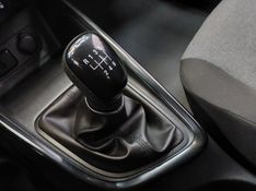 Chevrolet ONIX 1.0 FLEX MANUAL 2024/2025 BETIOLO NOVOS E SEMINOVOS LAJEADO / Carros no Vale