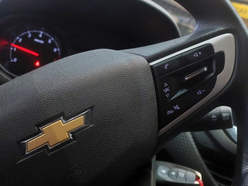 Chevrolet ONIX 1.0 FLEX MANUAL 2022/2023 BETIOLO NOVOS E SEMINOVOS LAJEADO / Carros no Vale