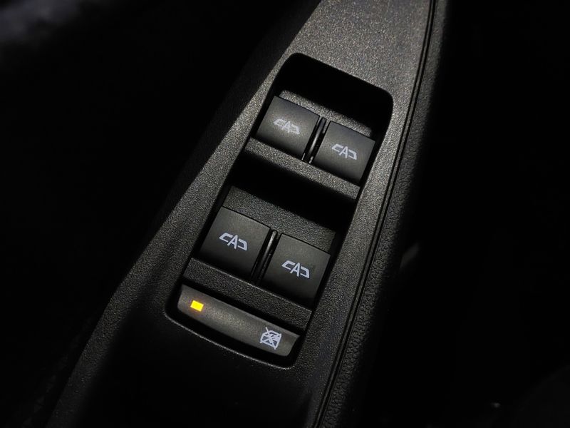 Chevrolet ONIX 1.0 FLEX MANUAL 2024/2025 BETIOLO NOVOS E SEMINOVOS LAJEADO / Carros no Vale Chevrolet ONIX 1.0 FLEX MANUAL 2024/2025 BETIOLO NOVOS E SEMINOVOS LAJEADO / Carros no Vale