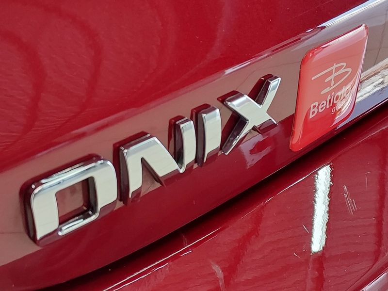 Chevrolet ONIX 1.0 FLEX MANUAL 2022/2023 BETIOLO NOVOS E SEMINOVOS LAJEADO / Carros no Vale