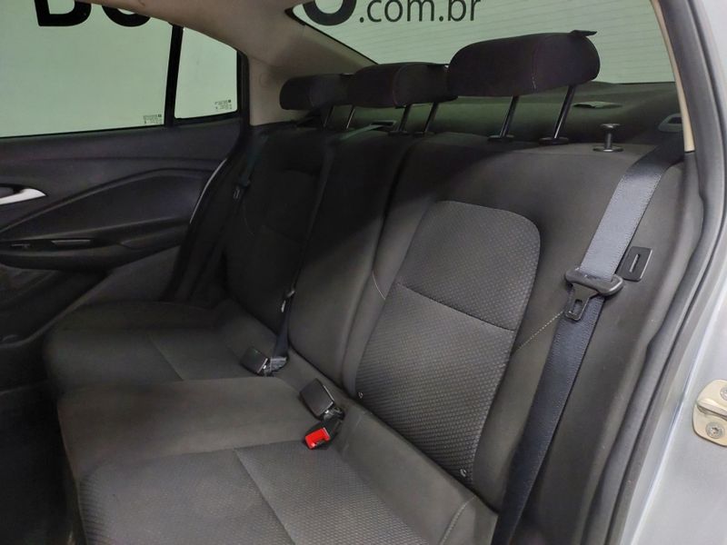 Chevrolet ONIX 1.0 FLEX PLUS LT MANUAL 2023/2024 BETIOLO NOVOS E SEMINOVOS LAJEADO / Carros no Vale