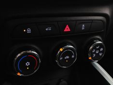 Chevrolet ONIX 1.0 FLEX PLUS LT MANUAL 2023/2024 BETIOLO NOVOS E SEMINOVOS LAJEADO / Carros no Vale