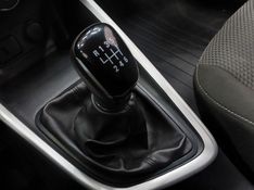 Chevrolet ONIX 1.0 FLEX PLUS LT MANUAL 2023/2024 BETIOLO NOVOS E SEMINOVOS LAJEADO / Carros no Vale