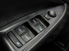 Chevrolet ONIX 1.0 FLEX PLUS LT MANUAL 2023/2024 BETIOLO NOVOS E SEMINOVOS LAJEADO / Carros no Vale