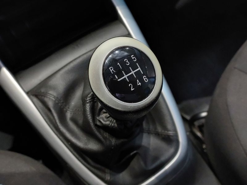 Chevrolet ONIX 1.0 MPFI LT 8V FLEX 4P MANUAL 2019/2019 BETIOLO NOVOS E SEMINOVOS LAJEADO / Carros no Vale Chevrolet ONIX 1.0 MPFI LT 8V FLEX 4P MANUAL 2019/2019 BETIOLO NOVOS E SEMINOVOS LAJEADO / Carros no Vale