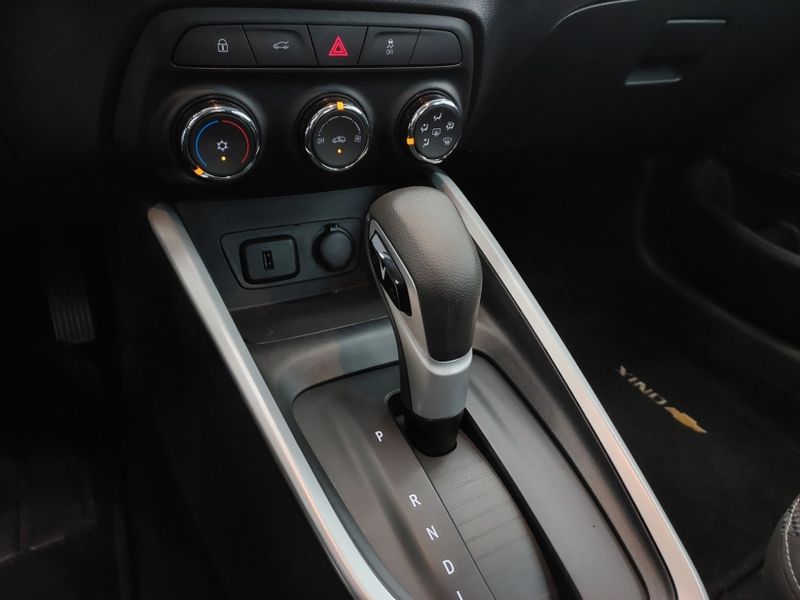 Chevrolet ONIX 1.0 TURBO FLEX LTZ AUTOMÁTICO 2023/2024 BETIOLO NOVOS E SEMINOVOS LAJEADO / Carros no Vale Chevrolet ONIX 1.0 TURBO FLEX LTZ AUTOMÁTICO 2023/2024 BETIOLO NOVOS E SEMINOVOS LAJEADO / Carros no Vale