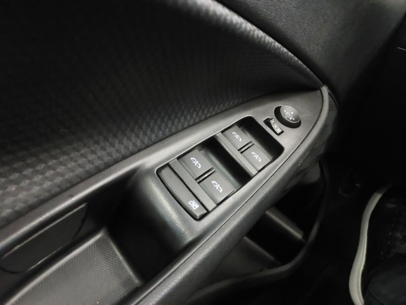 Chevrolet ONIX 1.0 TURBO FLEX LTZ AUTOMÁTICO 2023/2024 BETIOLO NOVOS E SEMINOVOS LAJEADO / Carros no Vale Chevrolet ONIX 1.0 TURBO FLEX LTZ AUTOMÁTICO 2023/2024 BETIOLO NOVOS E SEMINOVOS LAJEADO / Carros no Vale