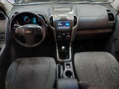 Chevrolet S10 2.4 ADVANTAGE 4X2 CD 8V FLEX 4P MANUAL 2015/2016 BETIOLO NOVOS E SEMINOVOS LAJEADO / Carros no Vale