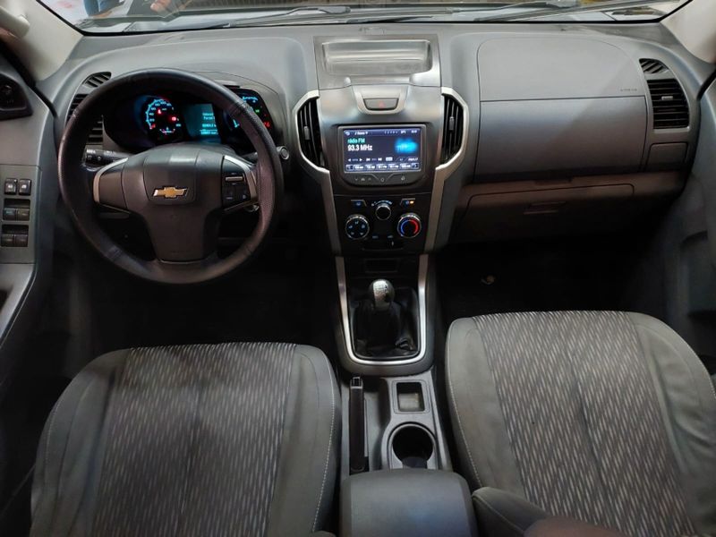 Chevrolet S10 2.4 ADVANTAGE 4X2 CD 8V FLEX 4P MANUAL 2015/2016 BETIOLO NOVOS E SEMINOVOS LAJEADO / Carros no Vale Chevrolet S10 2.4 ADVANTAGE 4X2 CD 8V FLEX 4P MANUAL 2015/2016 BETIOLO NOVOS E SEMINOVOS LAJEADO / Carros no Vale