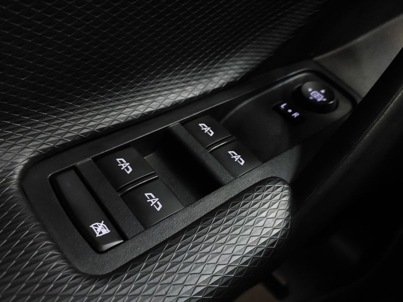 Chevrolet TRACKER 1.0 TURBO FLEX LTZ AUTOMÁTICO 2020/2021 BETIOLO NOVOS E SEMINOVOS LAJEADO / Carros no Vale