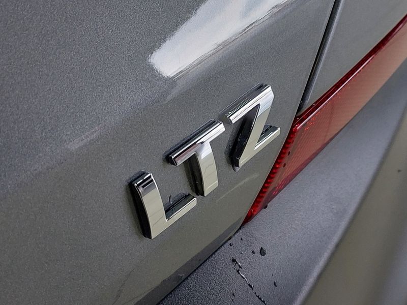 Chevrolet TRACKER 1.0 TURBO FLEX LTZ AUTOMÁTICO 2020/2021 BETIOLO NOVOS E SEMINOVOS LAJEADO / Carros no Vale