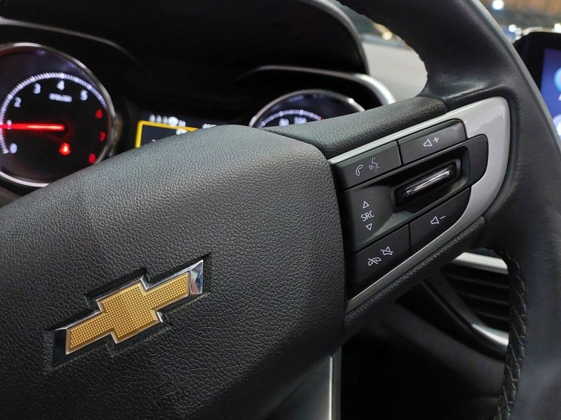 Chevrolet TRACKER 1.2 TURBO FLEX PREMIER AUTOMÁTICO 2023/2024 BETIOLO NOVOS E SEMINOVOS LAJEADO / Carros no Vale