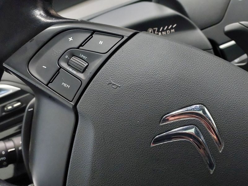 Citroen C4 PICASSO 1.6 INTENSIVE 16V TURBO GASOLINA 4P AUTOMÁTICO 2017/2018 BETIOLO NOVOS E SEMINOVOS LAJEADO / Carros no Vale