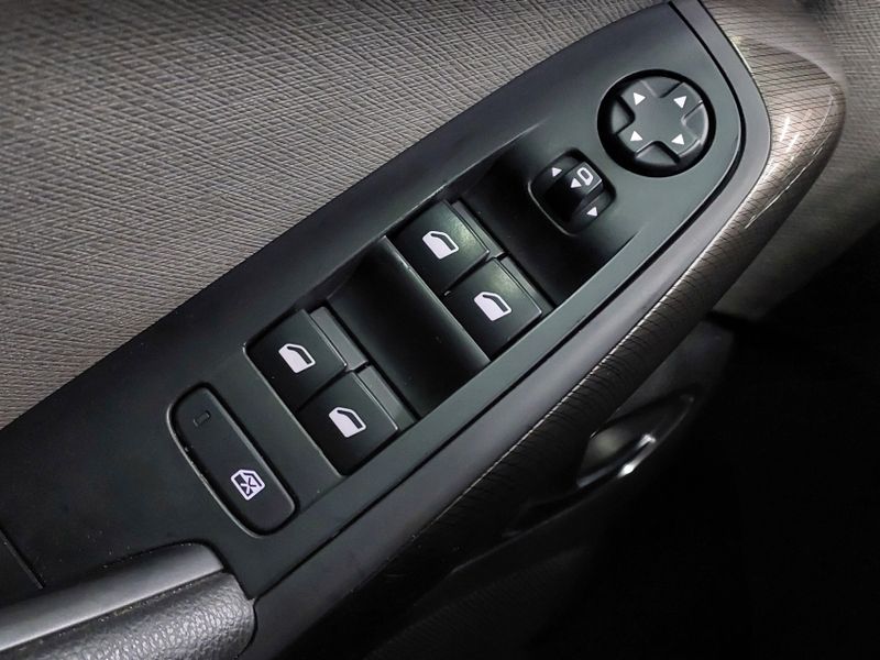 Citroen C4 PICASSO 1.6 INTENSIVE 16V TURBO GASOLINA 4P AUTOMÁTICO 2017/2018 BETIOLO NOVOS E SEMINOVOS LAJEADO / Carros no Vale