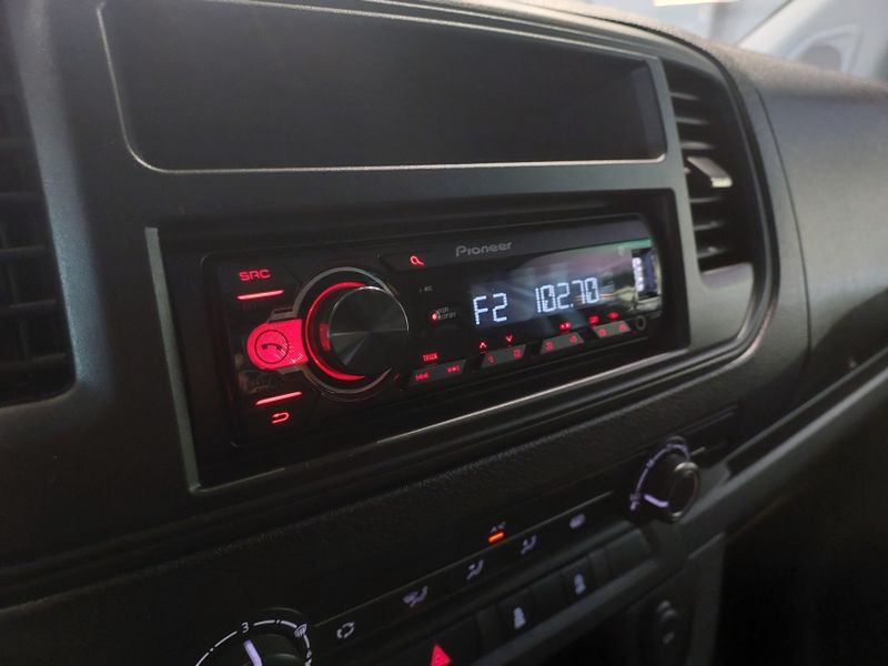 Citroen JUMPY 1.5 BLUEHDI DIESEL CARGO MANUAL 2023/2024 BETIOLO NOVOS E SEMINOVOS LAJEADO / Carros no Vale Citroen JUMPY 1.5 BLUEHDI DIESEL CARGO MANUAL 2023/2024 BETIOLO NOVOS E SEMINOVOS LAJEADO / Carros no Vale