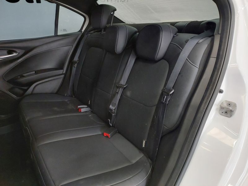 Fiat CRONOS 1.3 FIREFLY FLEX PRECISION CVT 2024/2024 BETIOLO NOVOS E SEMINOVOS LAJEADO / Carros no Vale