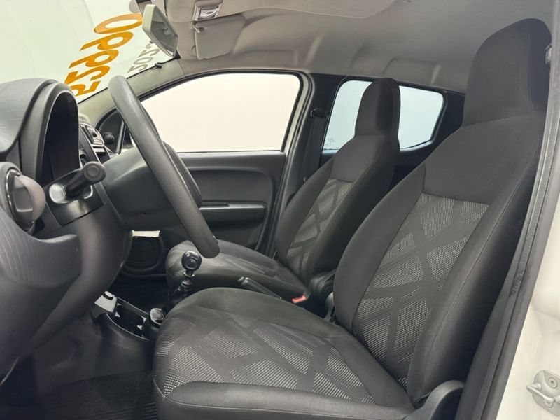 Fiat MOBI 1.0 EVO FLEX LIKE MANUAL 2023/2023 BETIOLO NOVOS E SEMINOVOS LAJEADO / Carros no Vale