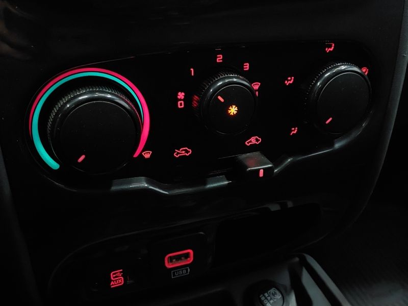 Fiat STRADA 1.4 MPI FREEDOM CD 8V FLEX 3P MANUAL 2019/2020 BETIOLO NOVOS E SEMINOVOS LAJEADO / Carros no Vale