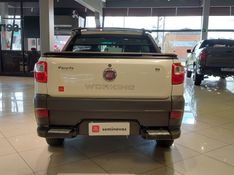Fiat STRADA 1.4 MPI HARD WORKING CD 8V FLEX 3P MANUAL 2016/2017 BETIOLO NOVOS E SEMINOVOS LAJEADO / Carros no Vale