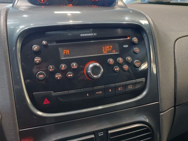 Fiat STRADA 1.8 MPI ADVENTURE CD 16V FLEX 2P MANUAL 2014/2014 BETIOLO NOVOS E SEMINOVOS LAJEADO / Carros no Vale