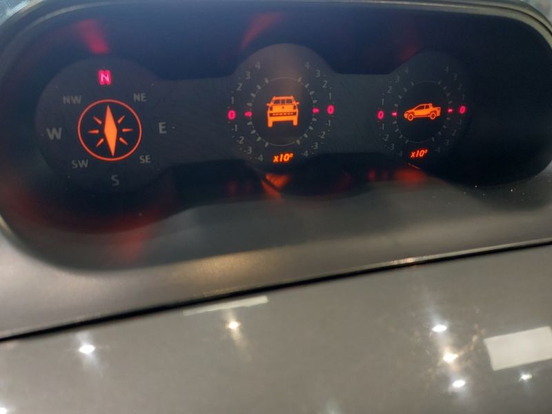 Fiat STRADA 1.8 MPI ADVENTURE CD 16V FLEX 2P MANUAL 2014/2014 BETIOLO NOVOS E SEMINOVOS LAJEADO / Carros no Vale