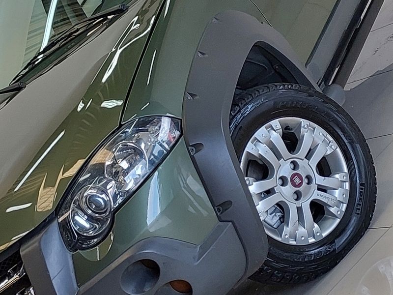 Fiat STRADA 1.8 MPI ADVENTURE CD 16V FLEX 2P MANUAL 2011/2011 BETIOLO NOVOS E SEMINOVOS LAJEADO / Carros no Vale