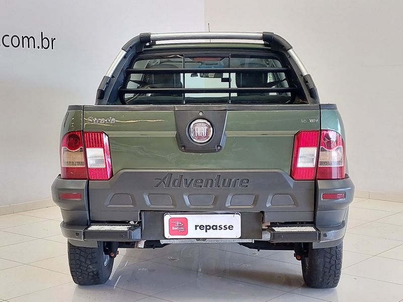 Fiat STRADA 1.8 MPI ADVENTURE CD 16V FLEX 2P MANUAL 2011/2011 BETIOLO NOVOS E SEMINOVOS LAJEADO / Carros no Vale