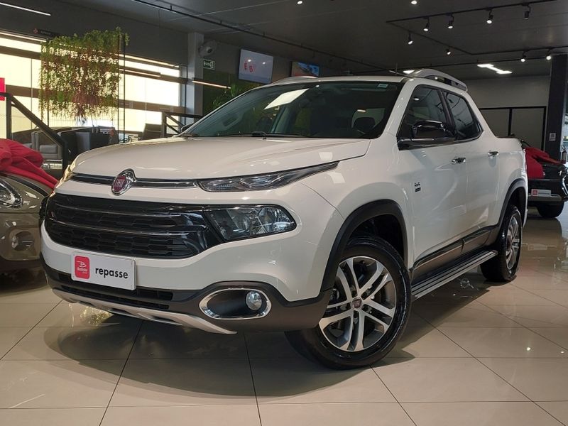 Fiat TORO 2.0 16V TURBO DIESEL VOLCANO 4WD AT9 2017/2018 BETIOLO NOVOS E SEMINOVOS LAJEADO / Carros no Vale Fiat TORO 2.0 16V TURBO DIESEL VOLCANO 4WD AT9 2017/2018 BETIOLO NOVOS E SEMINOVOS LAJEADO / Carros no Vale