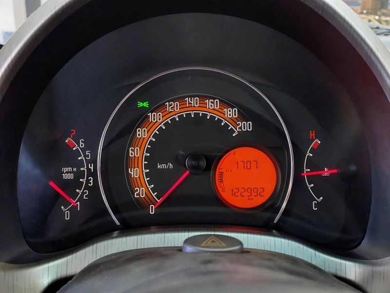 Fiat UNO 1.0 EVO WAY 8V FLEX 4P MANUAL 2013/2014 BETIOLO NOVOS E SEMINOVOS LAJEADO / Carros no Vale Fiat UNO 1.0 EVO WAY 8V FLEX 4P MANUAL 2013/2014 BETIOLO NOVOS E SEMINOVOS LAJEADO / Carros no Vale