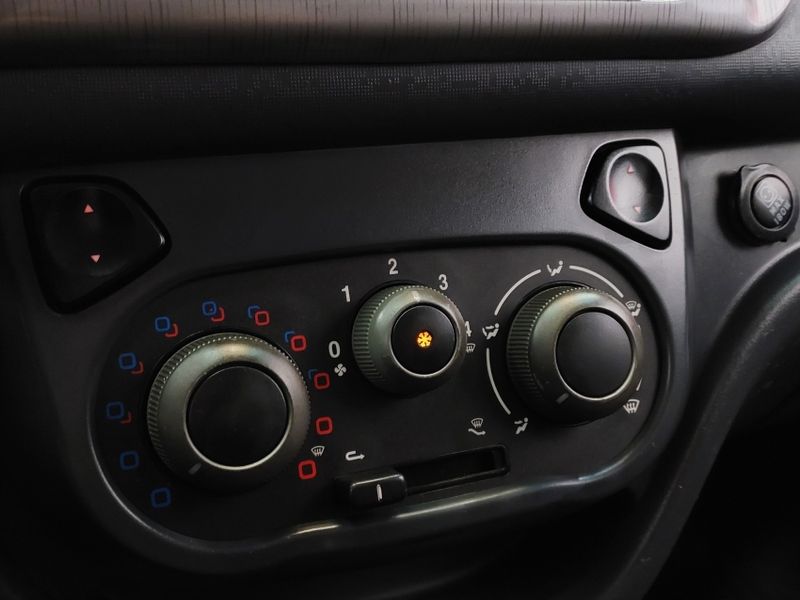 Fiat UNO 1.0 EVO WAY 8V FLEX 4P MANUAL 2013/2014 BETIOLO NOVOS E SEMINOVOS LAJEADO / Carros no Vale Fiat UNO 1.0 EVO WAY 8V FLEX 4P MANUAL 2013/2014 BETIOLO NOVOS E SEMINOVOS LAJEADO / Carros no Vale