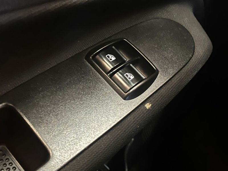 Fiat UNO 1.0 FIREFLY FLEX DRIVE MANUAL 2021/2021 BETIOLO NOVOS E SEMINOVOS LAJEADO / Carros no Vale