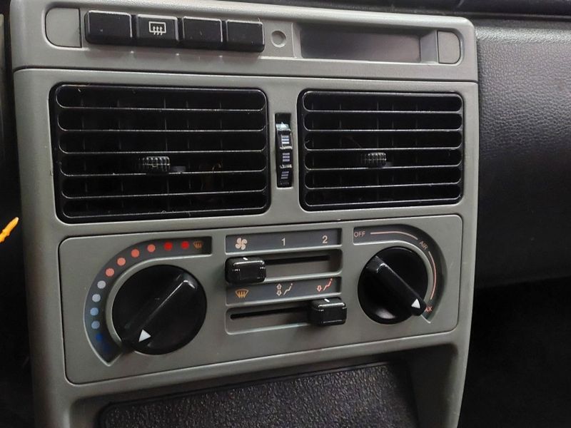 Fiat UNO 1.0 MPI MILLE FIRE ECONOMY 8V FLEX 2P MANUAL 2010/2010 BETIOLO NOVOS E SEMINOVOS LAJEADO / Carros no Vale Fiat UNO 1.0 MPI MILLE FIRE ECONOMY 8V FLEX 2P MANUAL 2010/2010 BETIOLO NOVOS E SEMINOVOS LAJEADO / Carros no Vale