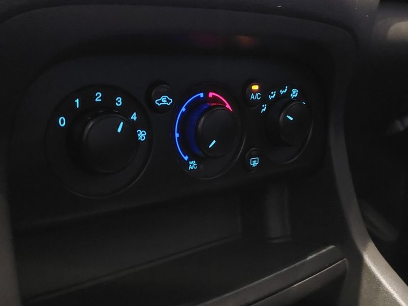 Ford KA 1.0 TI-VCT FLEX SE MANUAL 2019/2020 BETIOLO NOVOS E SEMINOVOS LAJEADO / Carros no Vale