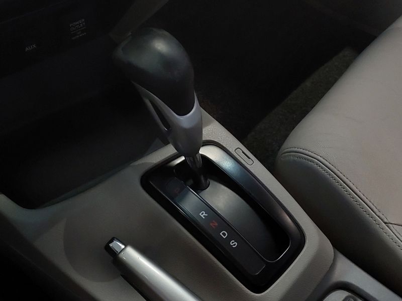 Honda CIVIC 1.8 EXS 16V FLEX 4P AUTOMÁTICO 2012/2012 BETIOLO NOVOS E SEMINOVOS LAJEADO / Carros no Vale