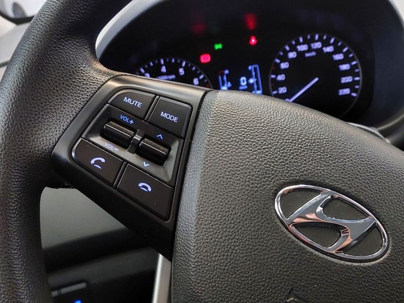 Hyundai CRETA 1.6 16V FLEX SMART AUTOMÁTICO 2020/2020 BETIOLO NOVOS E SEMINOVOS LAJEADO / Carros no Vale Hyundai CRETA 1.6 16V FLEX SMART AUTOMÁTICO 2020/2020 BETIOLO NOVOS E SEMINOVOS LAJEADO / Carros no Vale