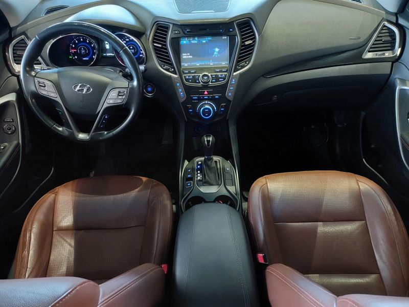 Hyundai SANTA FÉ 3.3 MPFI 4X4 7 LUGARES V6 270CV GASOLINA 4P AUTOMÁTICO 2013/2014 BETIOLO NOVOS E SEMINOVOS LAJEADO / Carros no Vale