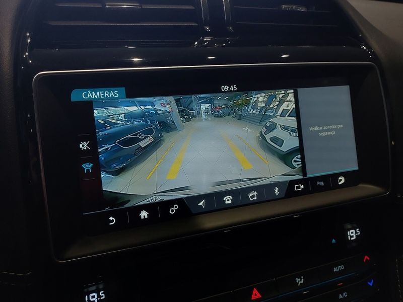 Jaguar F-PACE 2.0 16V INGENIUM R-SPORT AWD 4P AUTOMÁTICO 2018/2018 BETIOLO NOVOS E SEMINOVOS LAJEADO / Carros no Vale