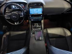 Jaguar F-PACE 2.0 16V INGENIUM R-SPORT AWD 4P AUTOMÁTICO 2018/2018 BETIOLO NOVOS E SEMINOVOS LAJEADO / Carros no Vale