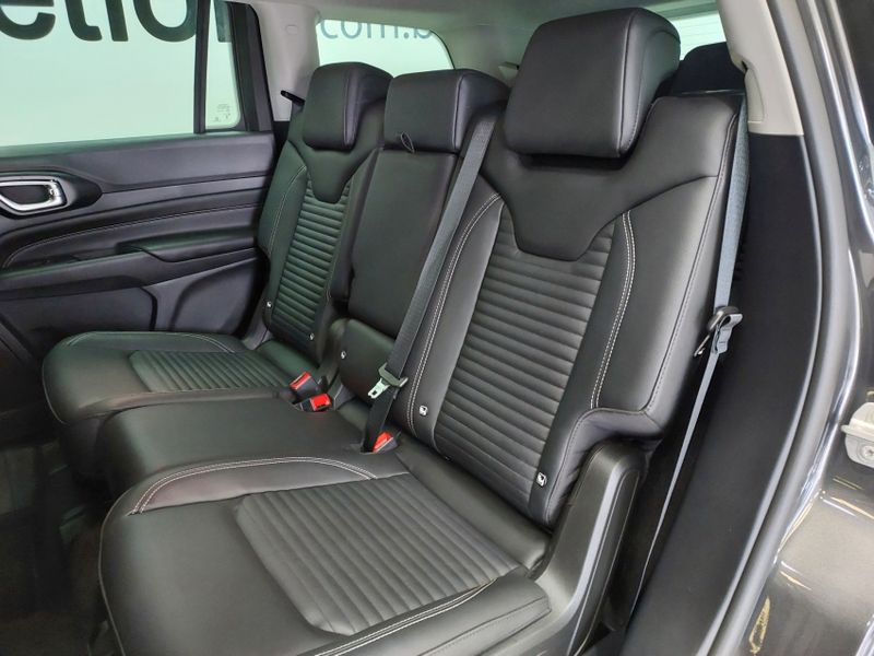 JEEP COMMANDER 1.3 T270 TURBO FLEX LONGITUDE AT6 2025/2025 BETIOLO NOVOS E SEMINOVOS LAJEADO / Carros no Vale