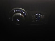 JEEP COMMANDER 2.0 HURRICANE 4 TURBO GASOLINA BLACKHAWK AT9 2024/2025 BETIOLO NOVOS E SEMINOVOS LAJEADO / Carros no Vale