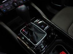 JEEP COMMANDER 2.0 TD380 TURBO DIESEL OVERLAND AT9 2024/2025 BETIOLO NOVOS E SEMINOVOS LAJEADO / Carros no Vale