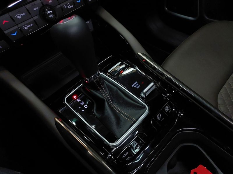 JEEP COMMANDER 2.0 TD380 TURBO DIESEL OVERLAND AT9 2024/2025 BETIOLO NOVOS E SEMINOVOS LAJEADO / Carros no Vale JEEP COMMANDER 2.0 TD380 TURBO DIESEL OVERLAND AT9 2024/2025 BETIOLO NOVOS E SEMINOVOS LAJEADO / Carros no Vale