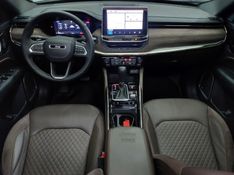 JEEP COMMANDER 2.0 TD380 TURBO DIESEL OVERLAND AT9 2024/2025 BETIOLO NOVOS E SEMINOVOS LAJEADO / Carros no Vale