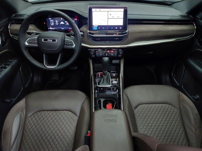 JEEP COMMANDER 2.0 TD380 TURBO DIESEL OVERLAND AT9 2024/2025 BETIOLO NOVOS E SEMINOVOS LAJEADO / Carros no Vale JEEP COMMANDER 2.0 TD380 TURBO DIESEL OVERLAND AT9 2024/2025 BETIOLO NOVOS E SEMINOVOS LAJEADO / Carros no Vale