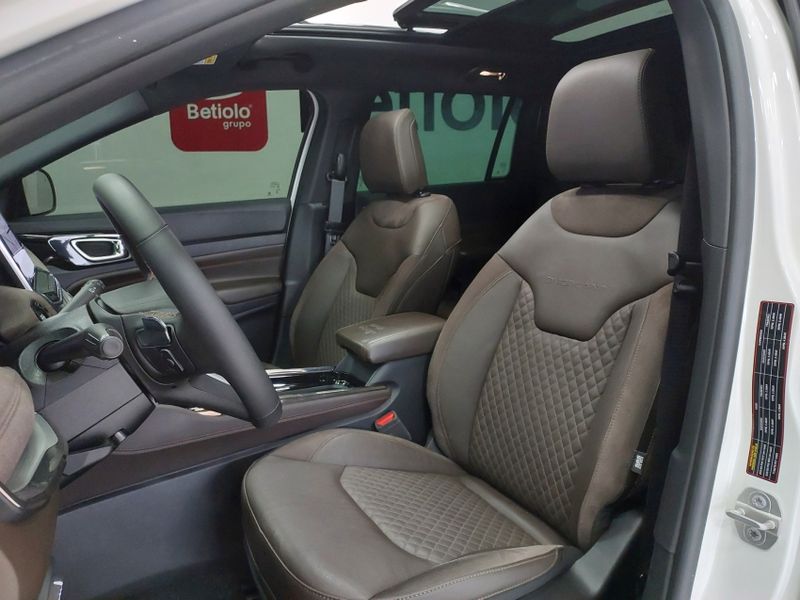 JEEP COMMANDER 2.0 TD380 TURBO DIESEL OVERLAND AT9 2024/2025 BETIOLO NOVOS E SEMINOVOS LAJEADO / Carros no Vale JEEP COMMANDER 2.0 TD380 TURBO DIESEL OVERLAND AT9 2024/2025 BETIOLO NOVOS E SEMINOVOS LAJEADO / Carros no Vale