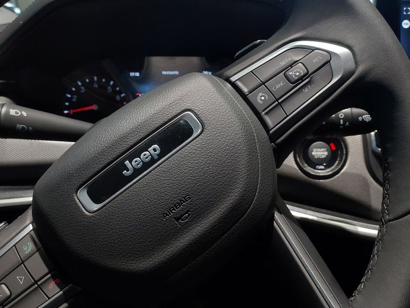 JEEP COMPASS 1.3 T270 TURBO FLEX LONGITUDE AT6 2023/2023 BETIOLO NOVOS E SEMINOVOS LAJEADO / Carros no Vale JEEP COMPASS 1.3 T270 TURBO FLEX LONGITUDE AT6 2023/2023 BETIOLO NOVOS E SEMINOVOS LAJEADO / Carros no Vale