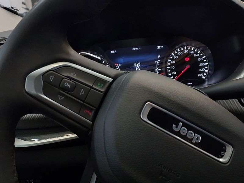 JEEP COMPASS 1.3 T270 TURBO FLEX LONGITUDE AT6 2023/2024 BETIOLO NOVOS E SEMINOVOS LAJEADO / Carros no Vale