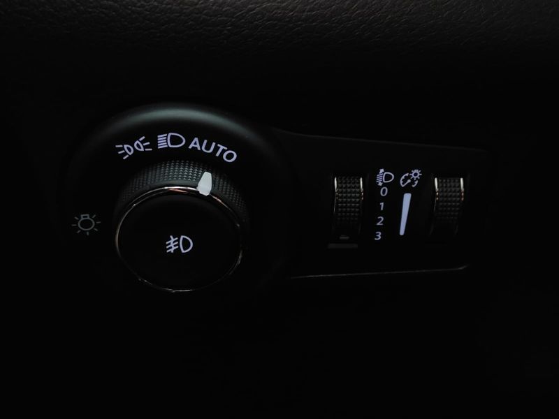 JEEP COMPASS 1.3 T270 TURBO FLEX LONGITUDE AT6 2023/2024 BETIOLO NOVOS E SEMINOVOS LAJEADO / Carros no Vale