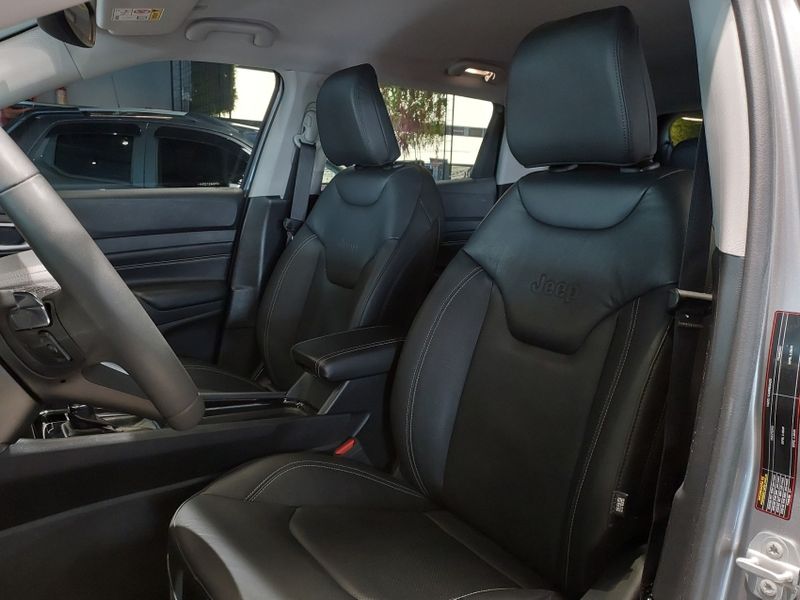 JEEP COMPASS 1.3 T270 TURBO FLEX LONGITUDE AT6 2023/2023 BETIOLO NOVOS E SEMINOVOS LAJEADO / Carros no Vale JEEP COMPASS 1.3 T270 TURBO FLEX LONGITUDE AT6 2023/2023 BETIOLO NOVOS E SEMINOVOS LAJEADO / Carros no Vale